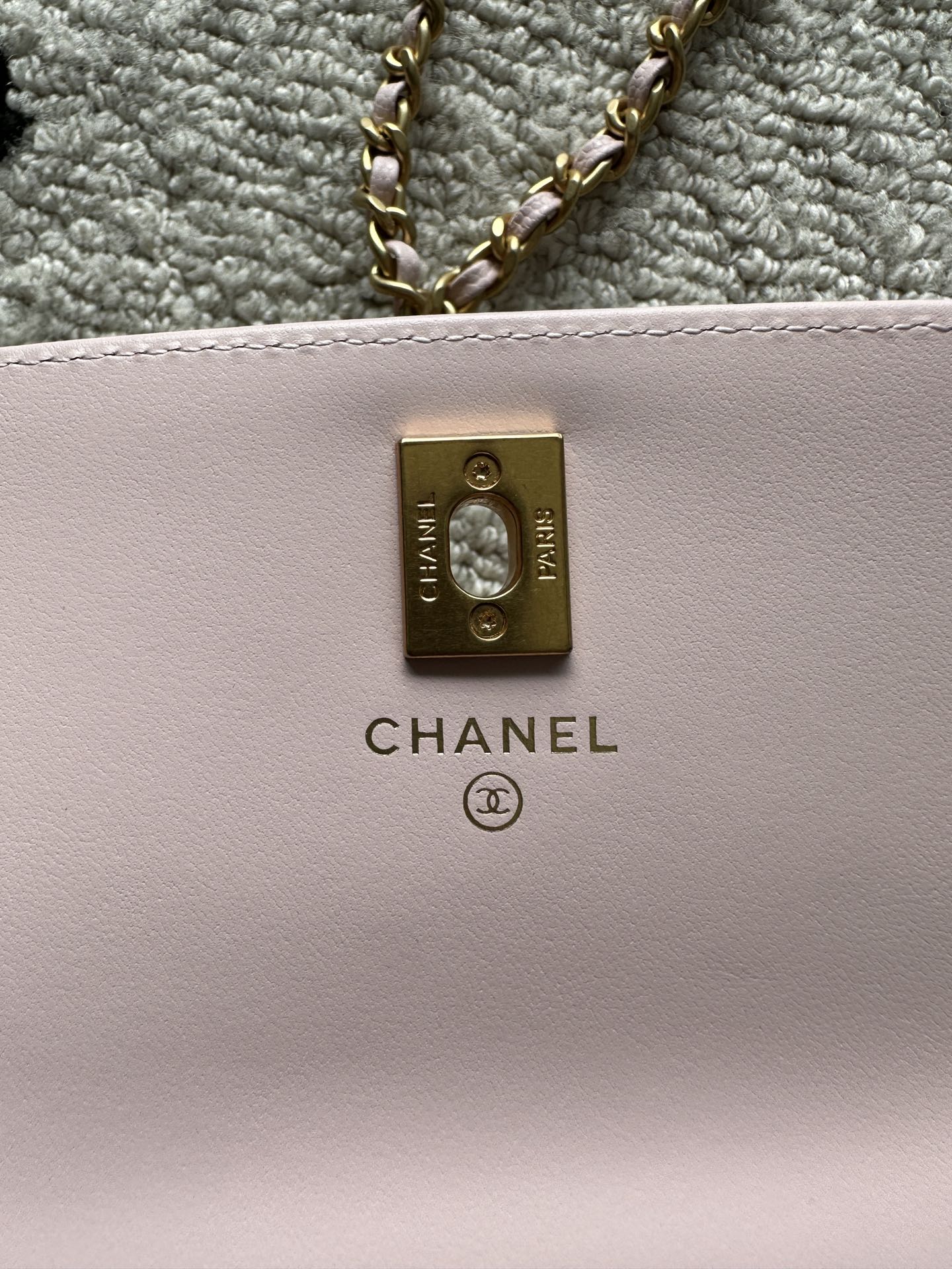 CHANEL 25S CLASSIC WALLET ON CHAIN 19 IN LIGHT PINK LAMBSKIN WITH GOLD HARDWARE