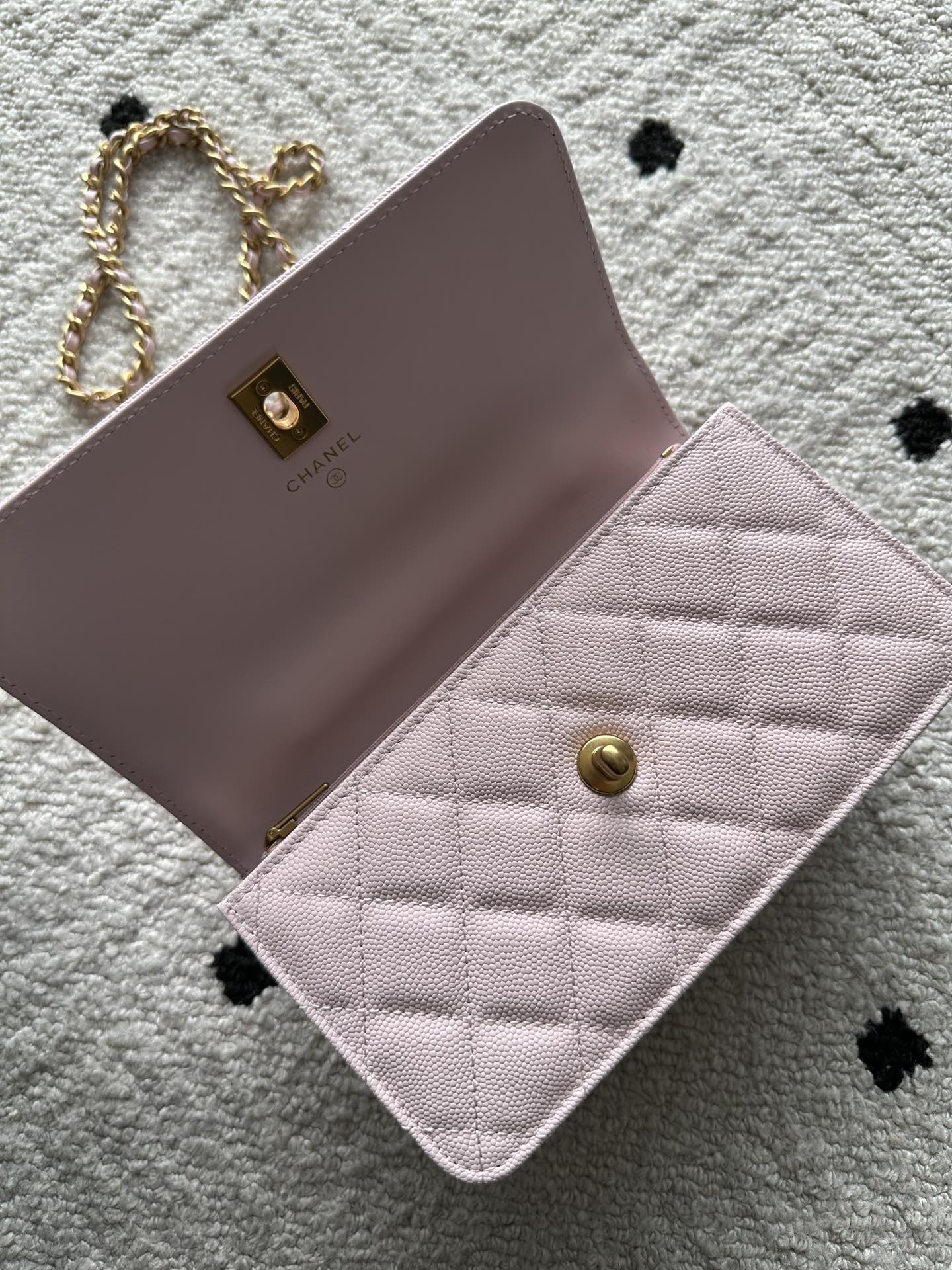 CHANEL 25S CLASSIC WALLET ON CHAIN 19 IN LIGHT PINK LAMBSKIN WITH GOLD HARDWARE