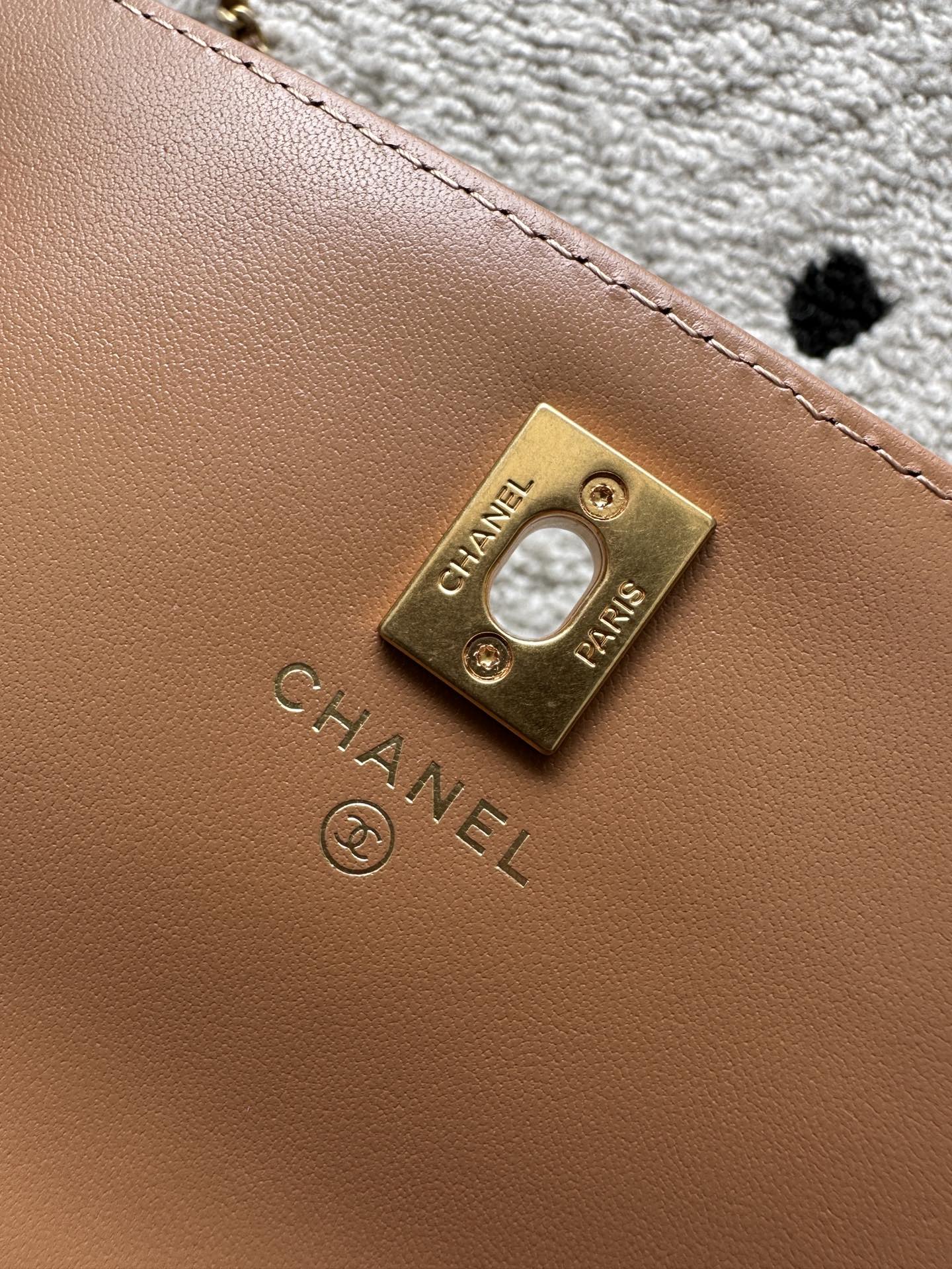 CHANEL 25S CLASSIC WALLET ON CHAIN 19 IN BROWN LAMBSKIN WITH GOLD HARDWARE