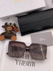 MONTAIGNE SQUARE SUNGLASS D6227 IN ACETATE