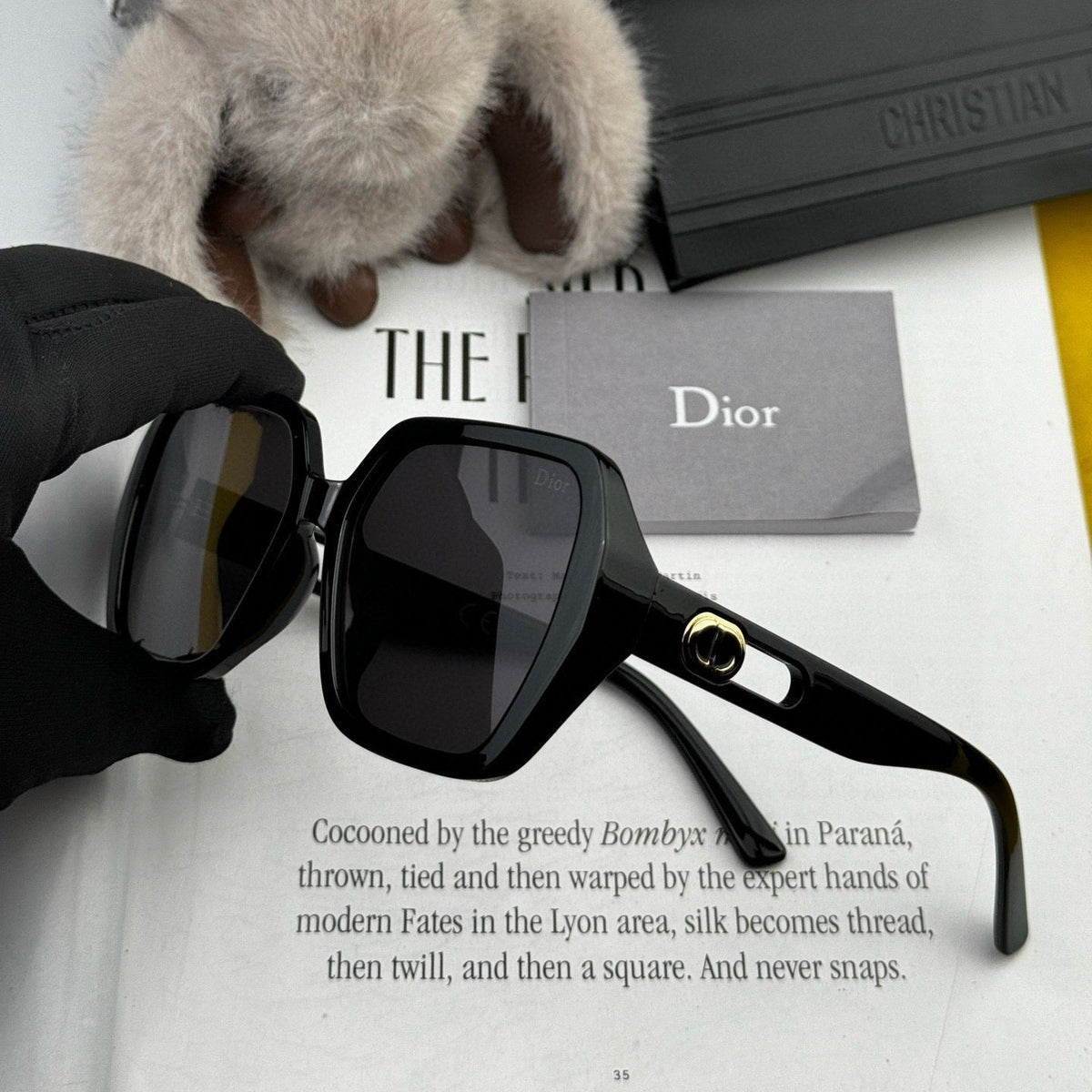 MONTAIGNE SUNGLASS CD2512 IN ACETATE