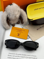 CAT EYE SUNGLASSES L1335 IN BLACK ACETATE