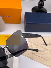 SQUARE SUNGLASSES L5970 IN BLACK ACETATE