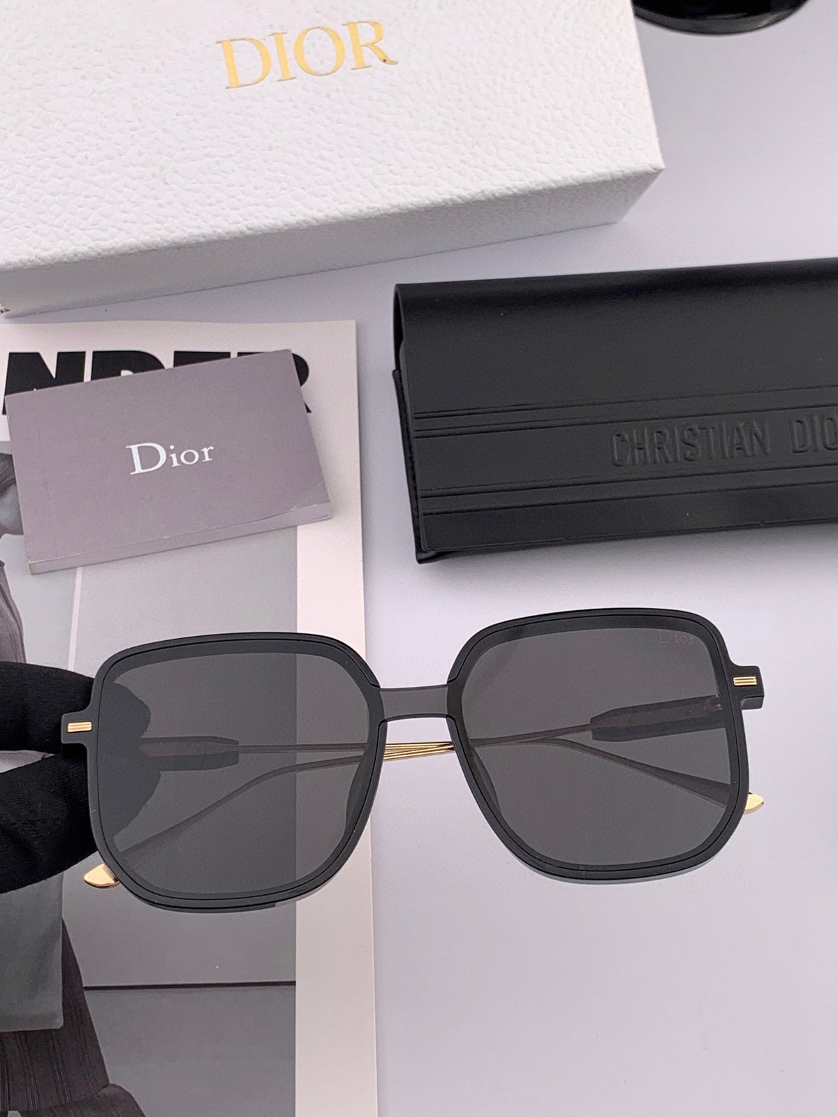 MONTAIGNE SUNGLASS D288 IN METAL