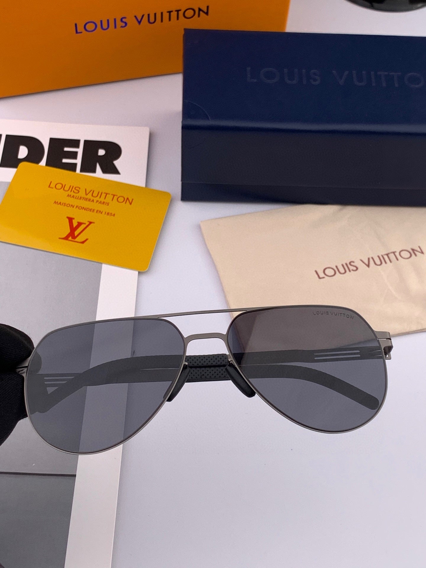 PILOT SUNGLASSES L186 IN METAL