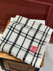 CHANEL 25S SCARF 190 IN CASHMERE 718525