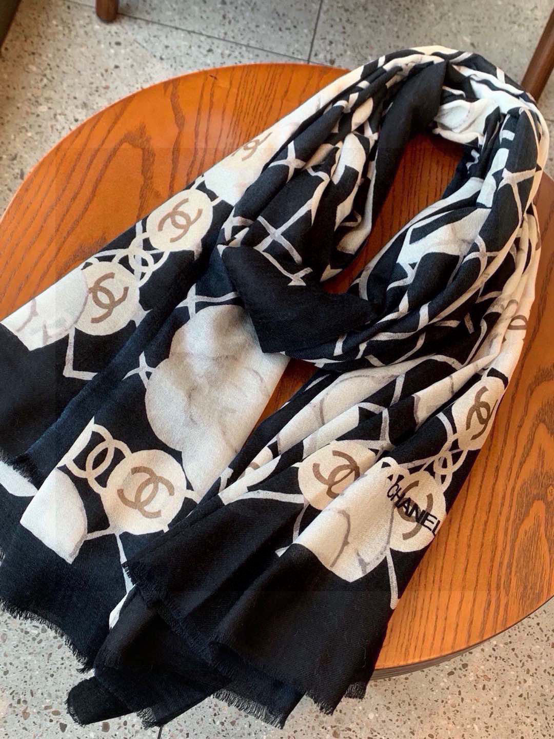 HERMES 25S SCARF 200 IN SILK 724721