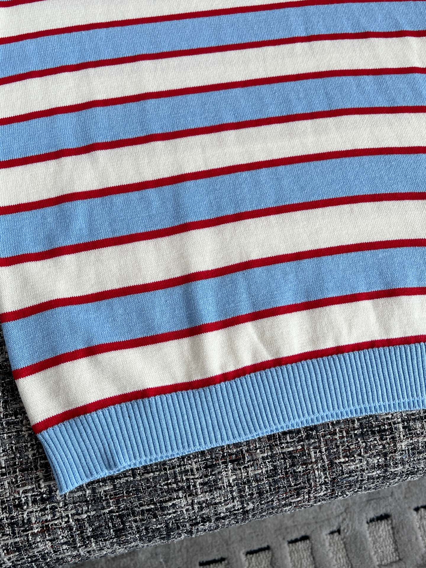 PRADA KNIT POLO STYLE 82