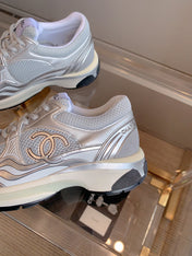 CC SNEAKERS IN GLOSSY SILVER CALFSKIN AND MESH