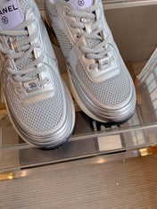 CC SNEAKERS IN GLOSSY SILVER CALFSKIN AND MESH