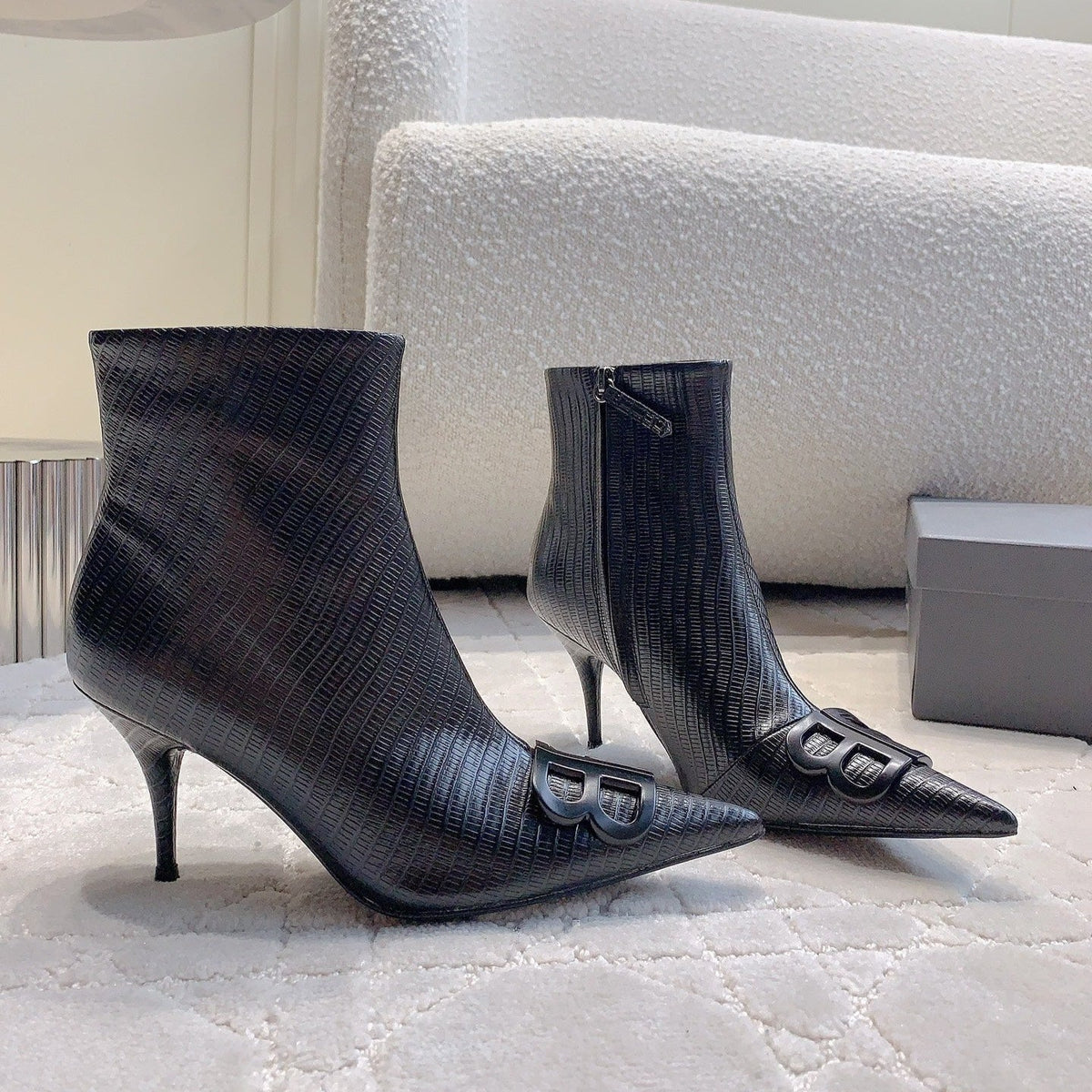 POINTED-TOE HIGH HEEL BOOTS IN BLACK LIZARD EMBOSSED CALFSKIN
