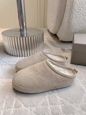 ALASKA SLIPPER IN BEIGE SUEDE