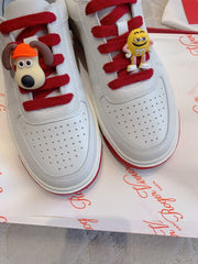 VIV' SKATE WHITE LEATHER SNEAKERS WITH RED LACES AND CARTOON CHARMS