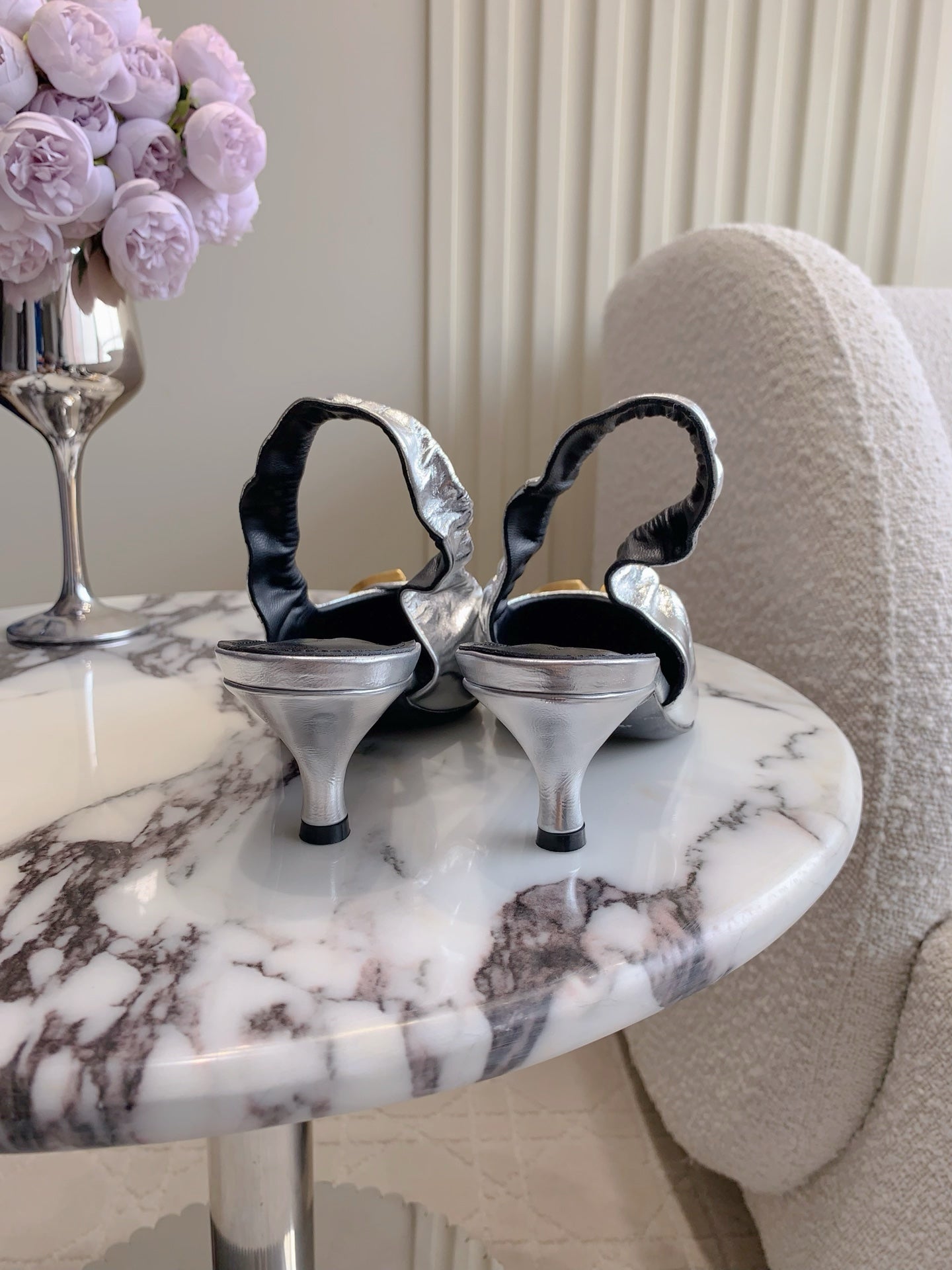 BALENCIAGA 25S HIGH SLINGBACK 35 MM IN SILVER LAMBSKIN WITH GOLD HARDWARE