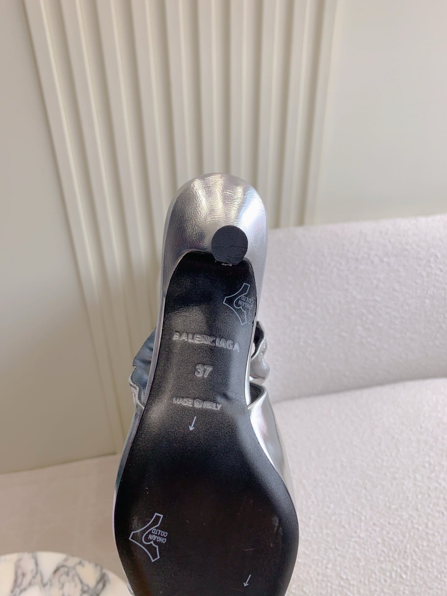 BALENCIAGA 25S HIGH SLINGBACK 35 MM IN SILVER LAMBSKIN WITH GOLD HARDWARE