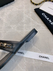 CC THONG SLIPPERS IN BLACK LAMBSKIN MIX CHAIN