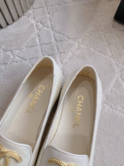 CHANEL 25S LOAFERS WITH LARGE LOGO IN IVORY CALFSKIN GOLD HARDWARE