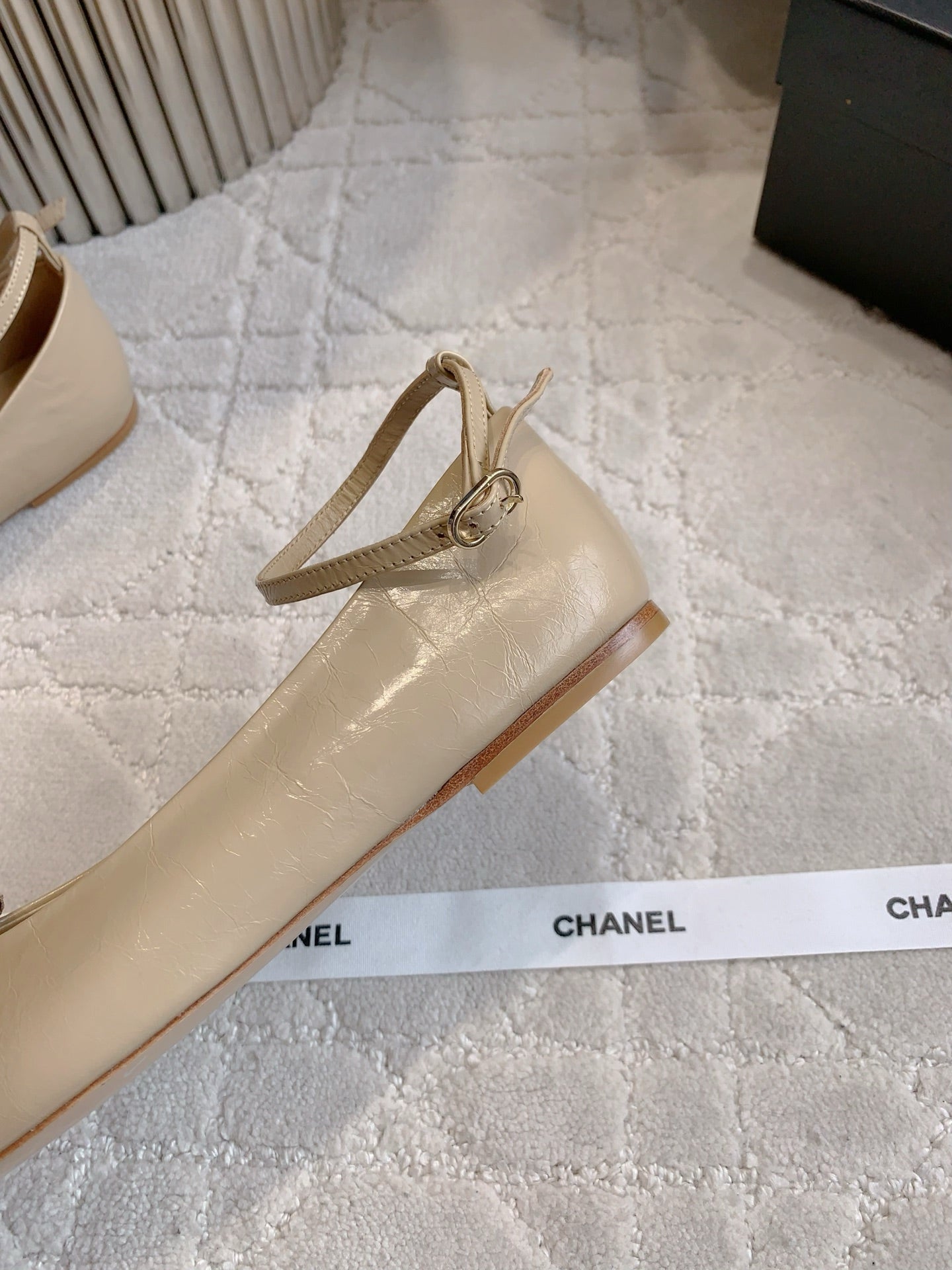 CHANEL 25S CAMELLIA SQUARE TOE FLATS IN BEIGE CALFSKIN GOLD HARDWARE