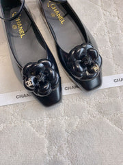 CHANEL 25S CAMELLIA SQUARE TOE FLATS IN BLACK CALFSKIN GOLD HARDWARE