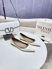 ROCKSTUD FLAT PUMP IN WHITE CALFSKIN