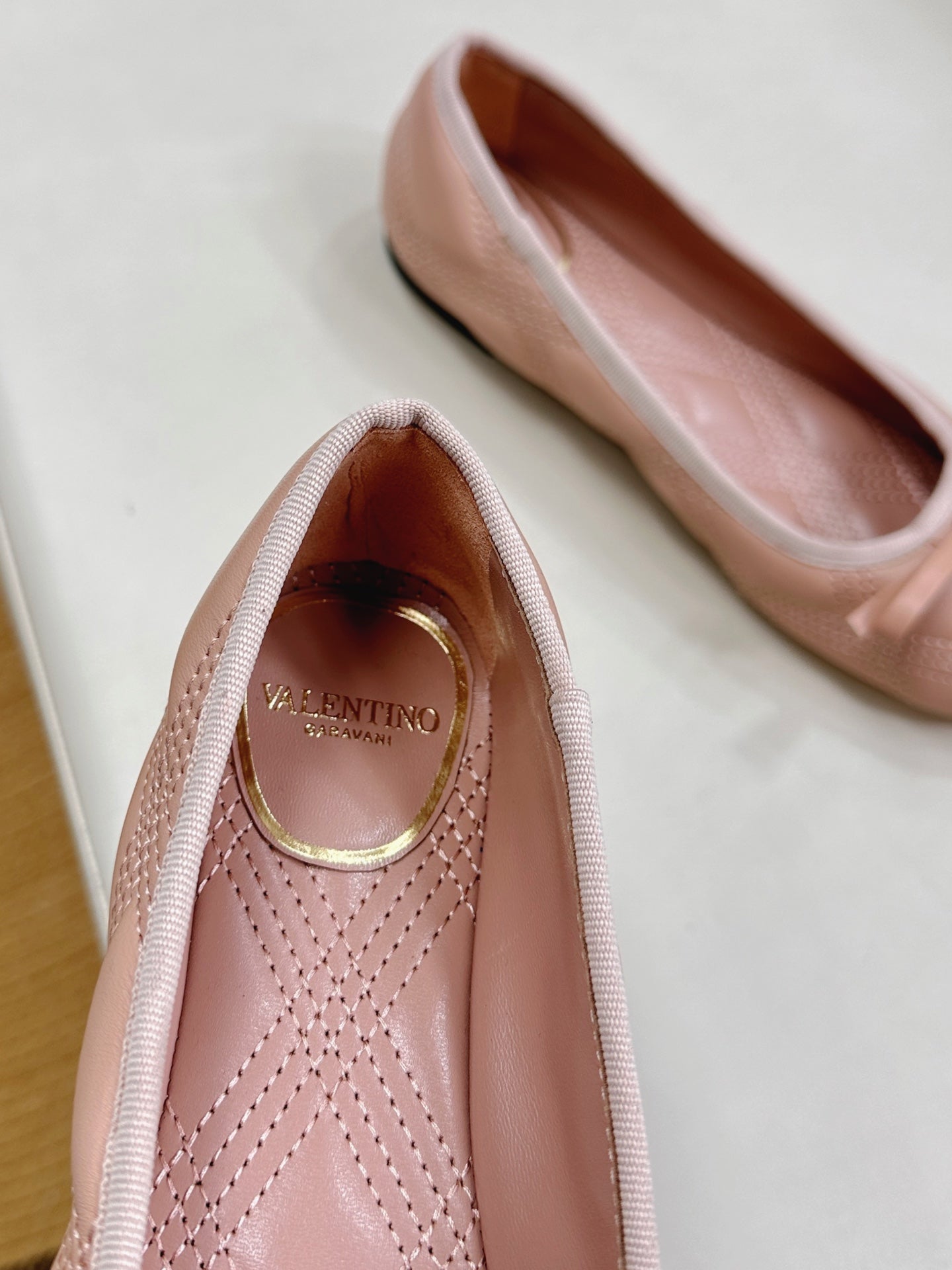 VLTN CLASSIC BALLET FLATS 25S IN NUDE PINK CALFSKIN WITH BOW