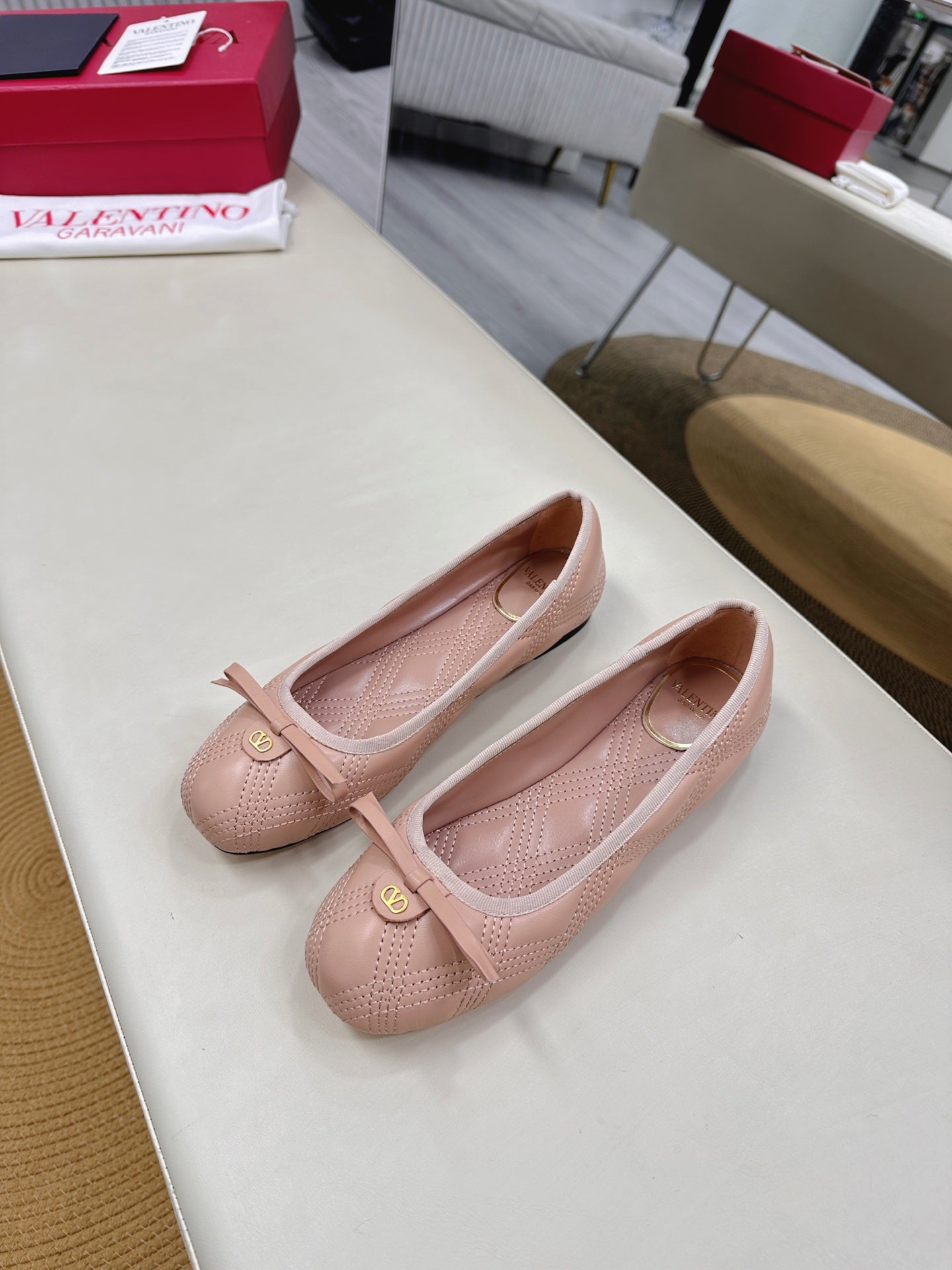 VLTN CLASSIC BALLET FLATS 25S IN NUDE PINK CALFSKIN WITH BOW