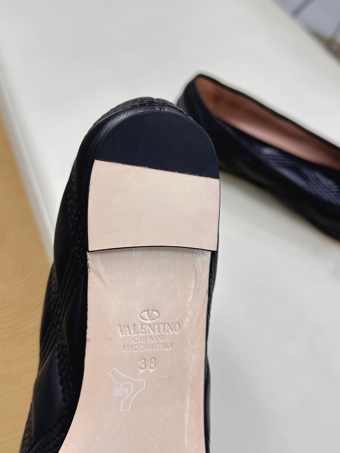 VLTN CLASSIC BALLET FLATS 25S IN BLACK CALFSKIN WITH BOW