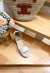 ROCKSTUD FLATFORM SANDAL IN WHITE CALFSKIN