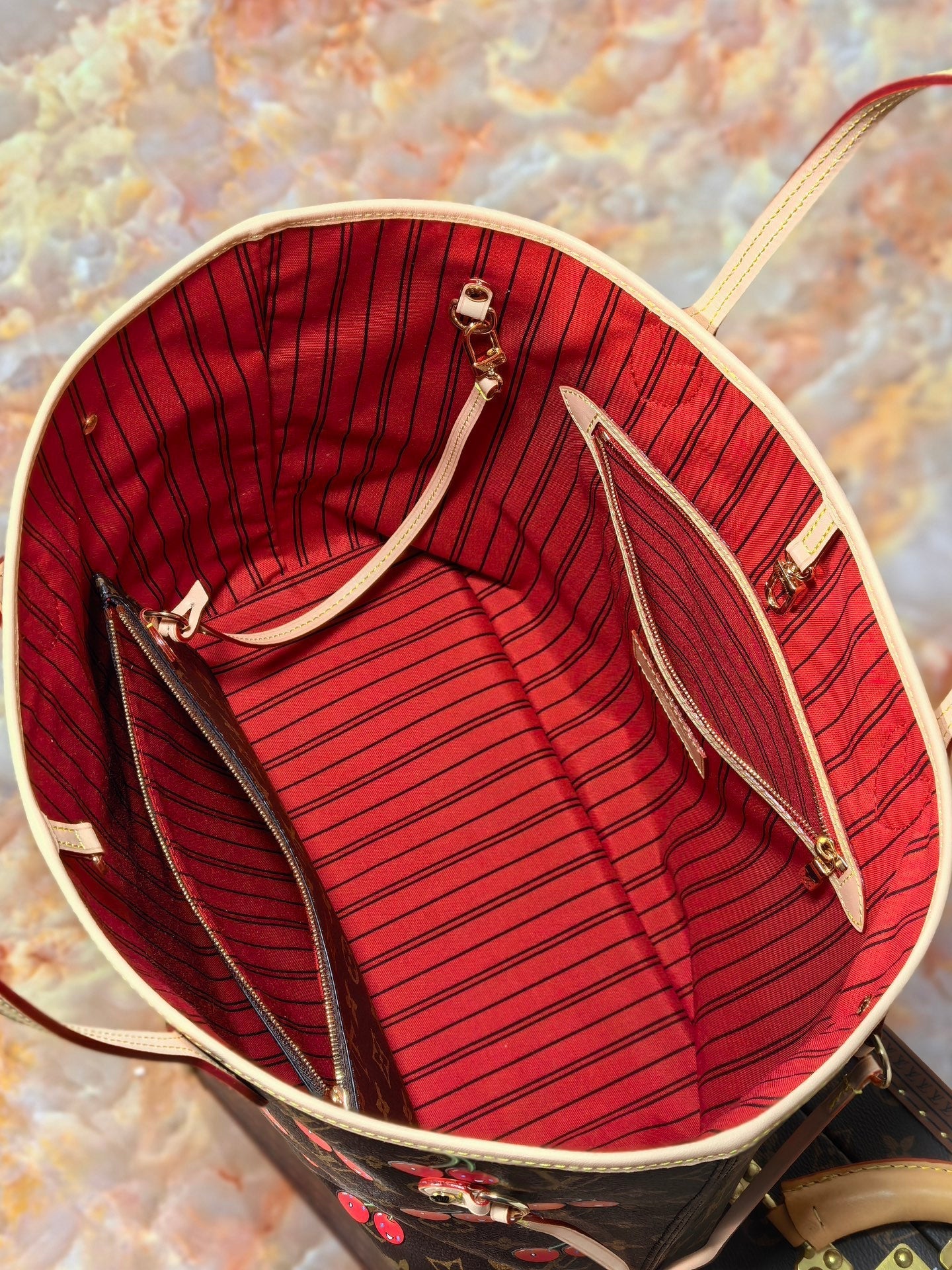 LV 25S NEVERFULL 31 IN DARK BROWN MONOGRAM CHERRY LEATHER TRIM GOLD HARDWARE