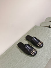 BLACK SHINY LAMBSKIN SQUARE TOE FLAT MULES GOLD BUCKLE