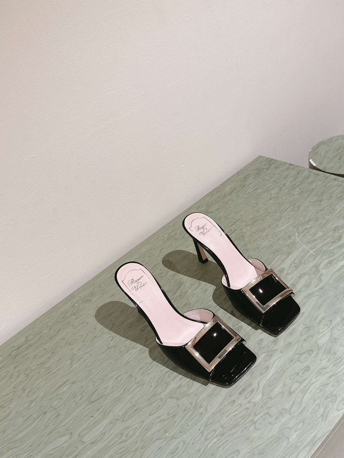 TRUMPET METALLIC MULES IN BLACK PATENT CALFSKIN