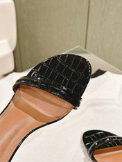 FENDI HIGH-HEELED 85 MM IN BLACK LAMBSKIN WITH GOLD HARDWARE