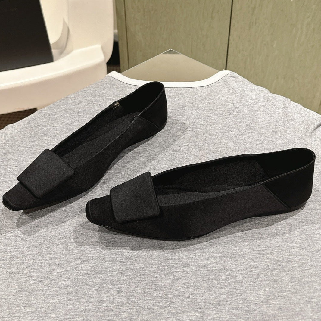 BALLERINA FLATS IN BLACK SATIN
