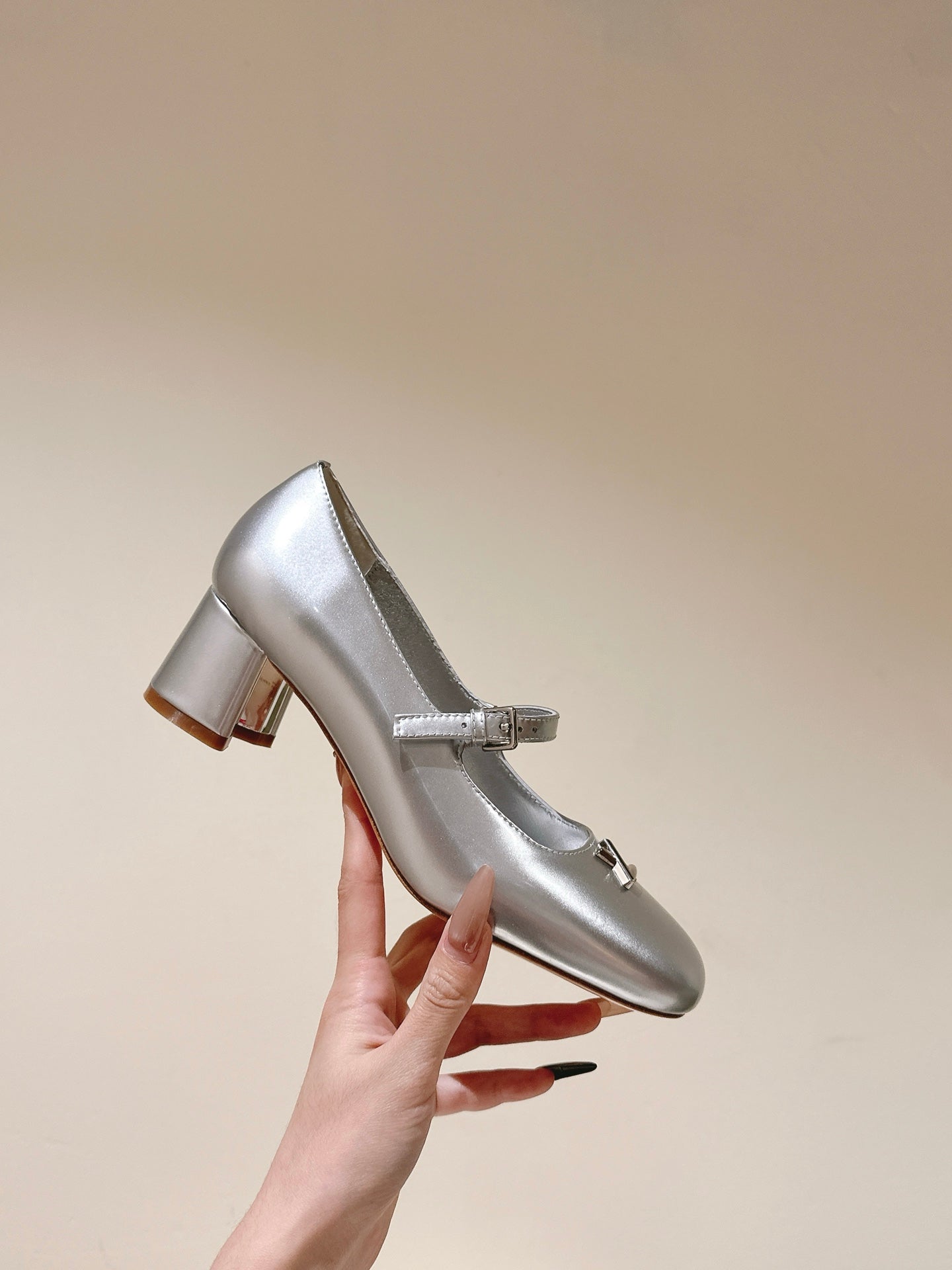 SWING HIGH MARY JANE 55 MM IN SILVER PATENT CALFSKIN