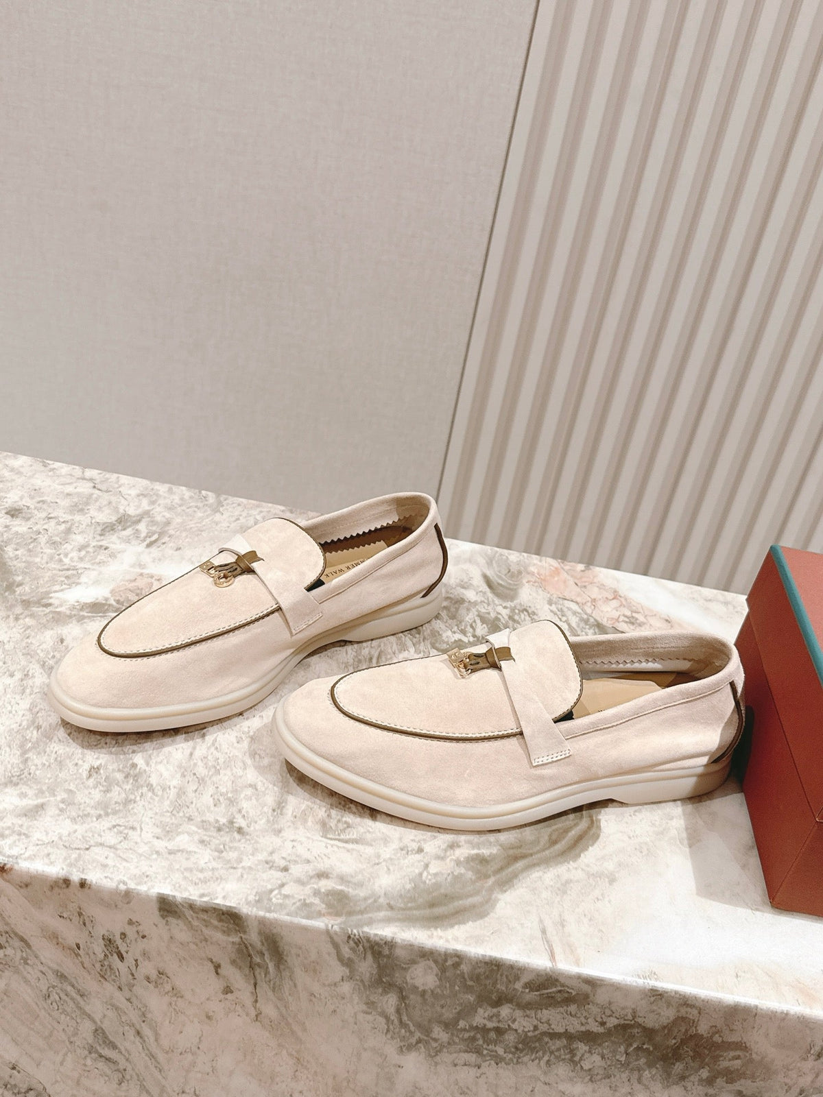 LP LOAFERS 25S IN CHAMPAGNE BEIGE SUEDE WITH SILVER HARDWARE