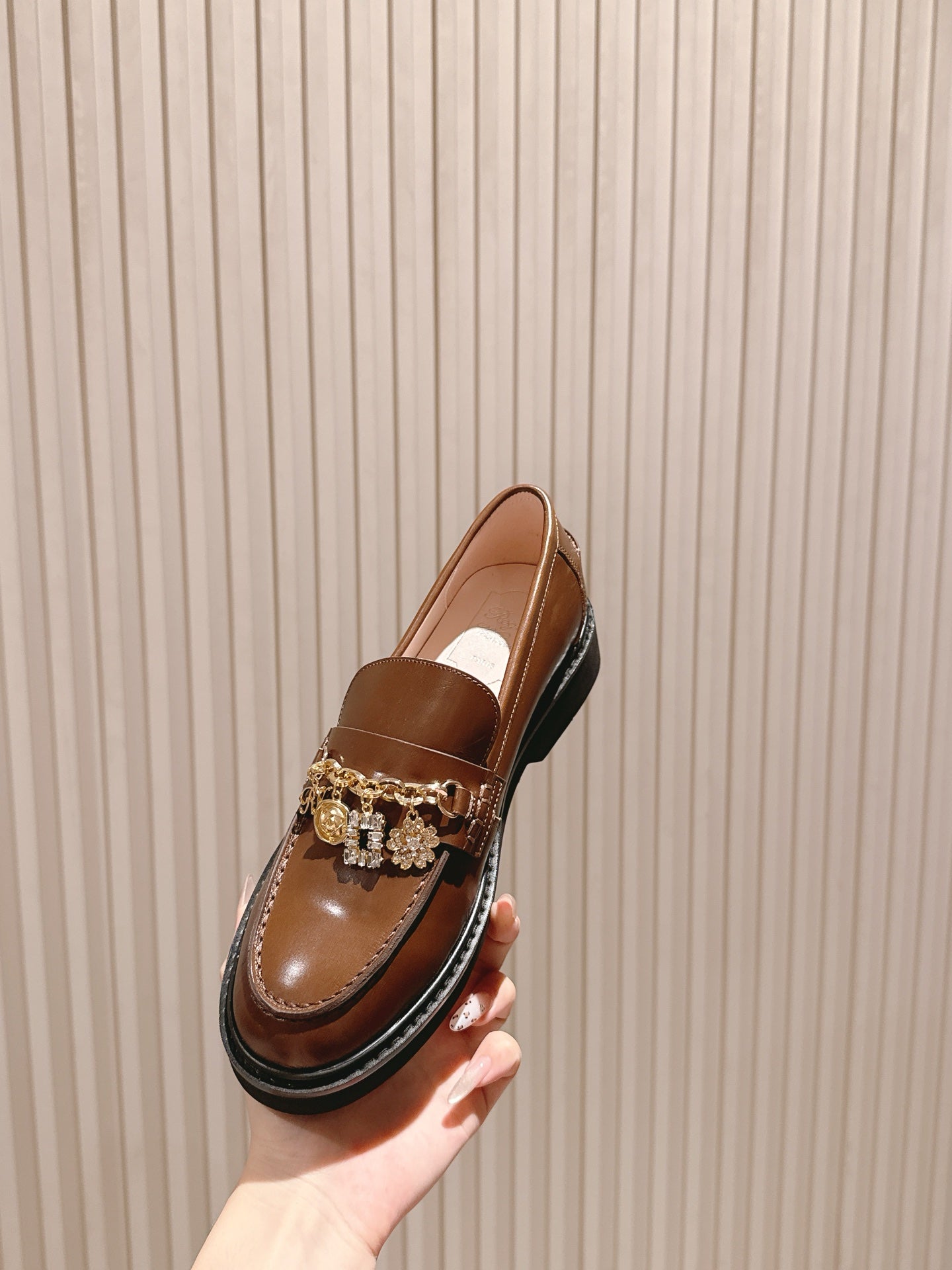 ROGER VIVIER 25S RANGERS CHAIN LOAFER IN DARK BROWN CALFSKIN
