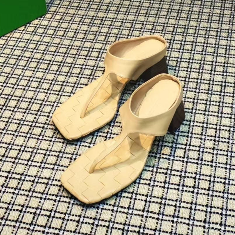 MARELLA THONG IN PALE YELLOW CALFSKIN WITH SIGNATURE INTRECCIATO INSOLE