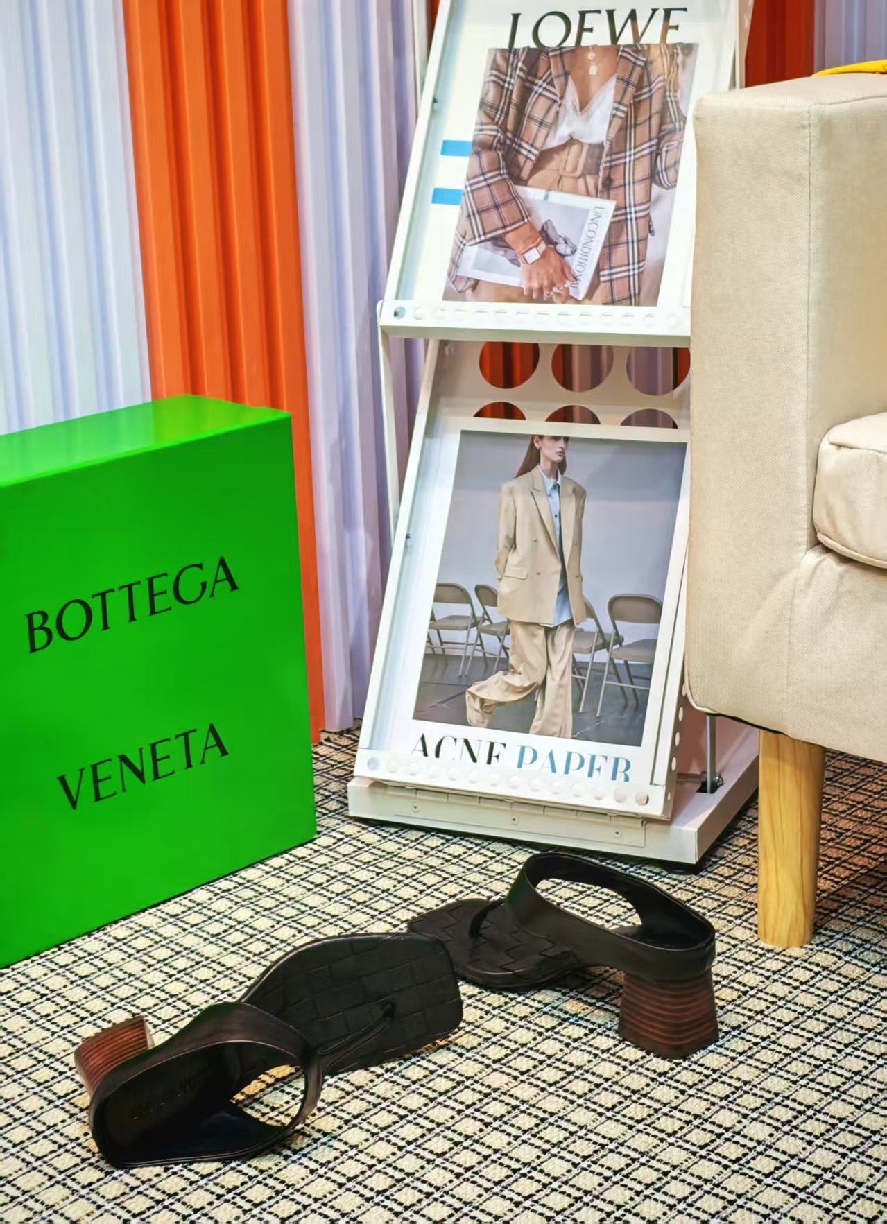 MARELLA THONG IN BLACK CALFSKIN WITH SIGNATURE INTRECCIATO INSOLE