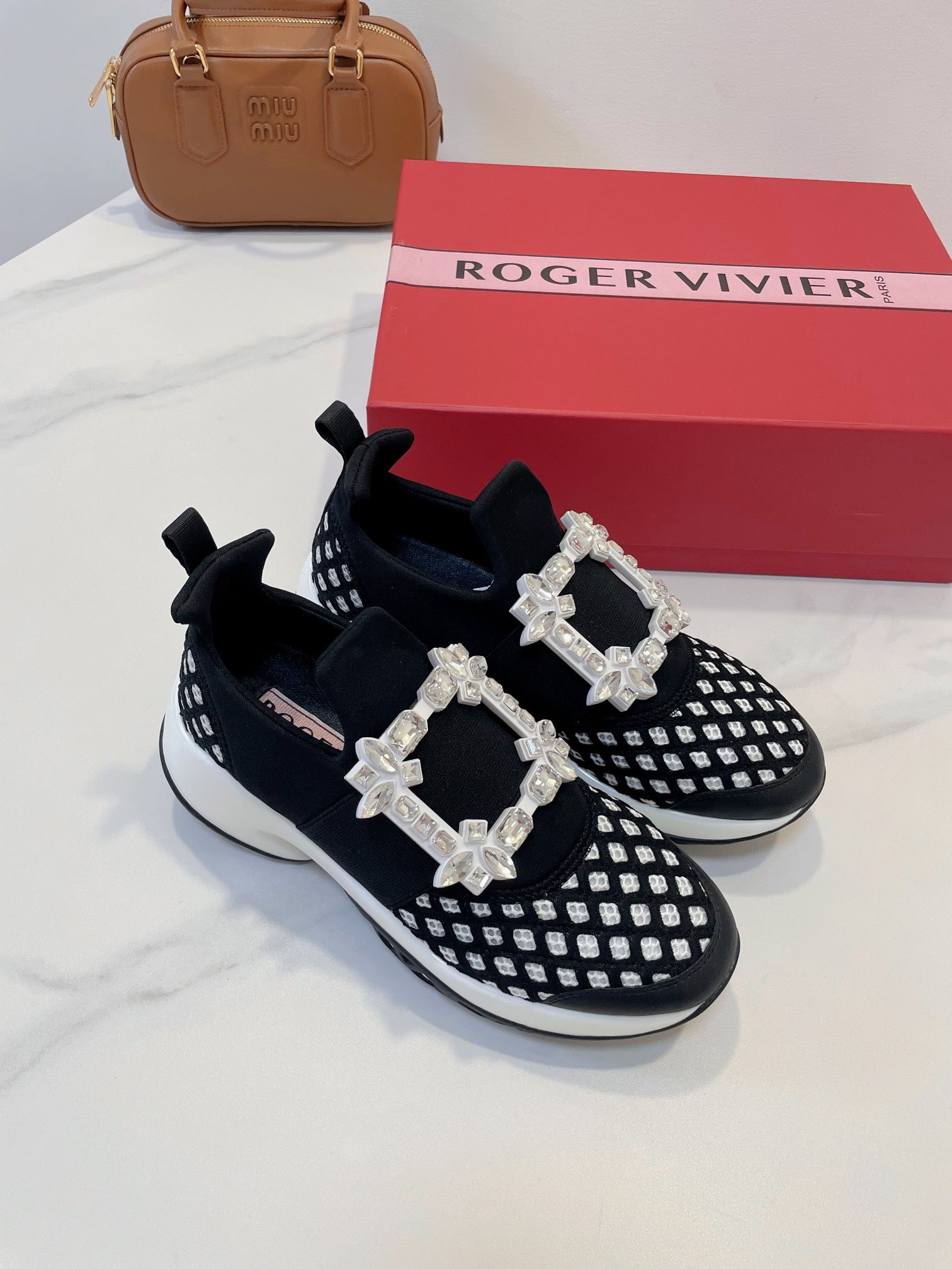 VIV' RUN SNEAKERS IN BLACK AND WHITE TECHNICAL FABRICS TRASS BUCKLE
