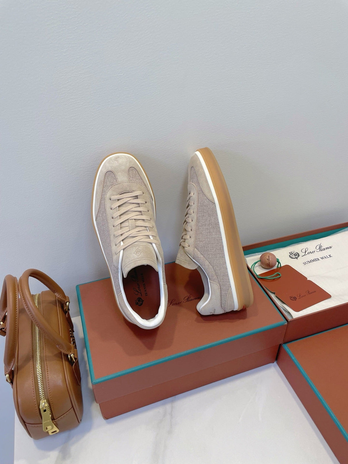 SNEAKERS IN LIGHT BEIGE SUEDE WITH CANVAS