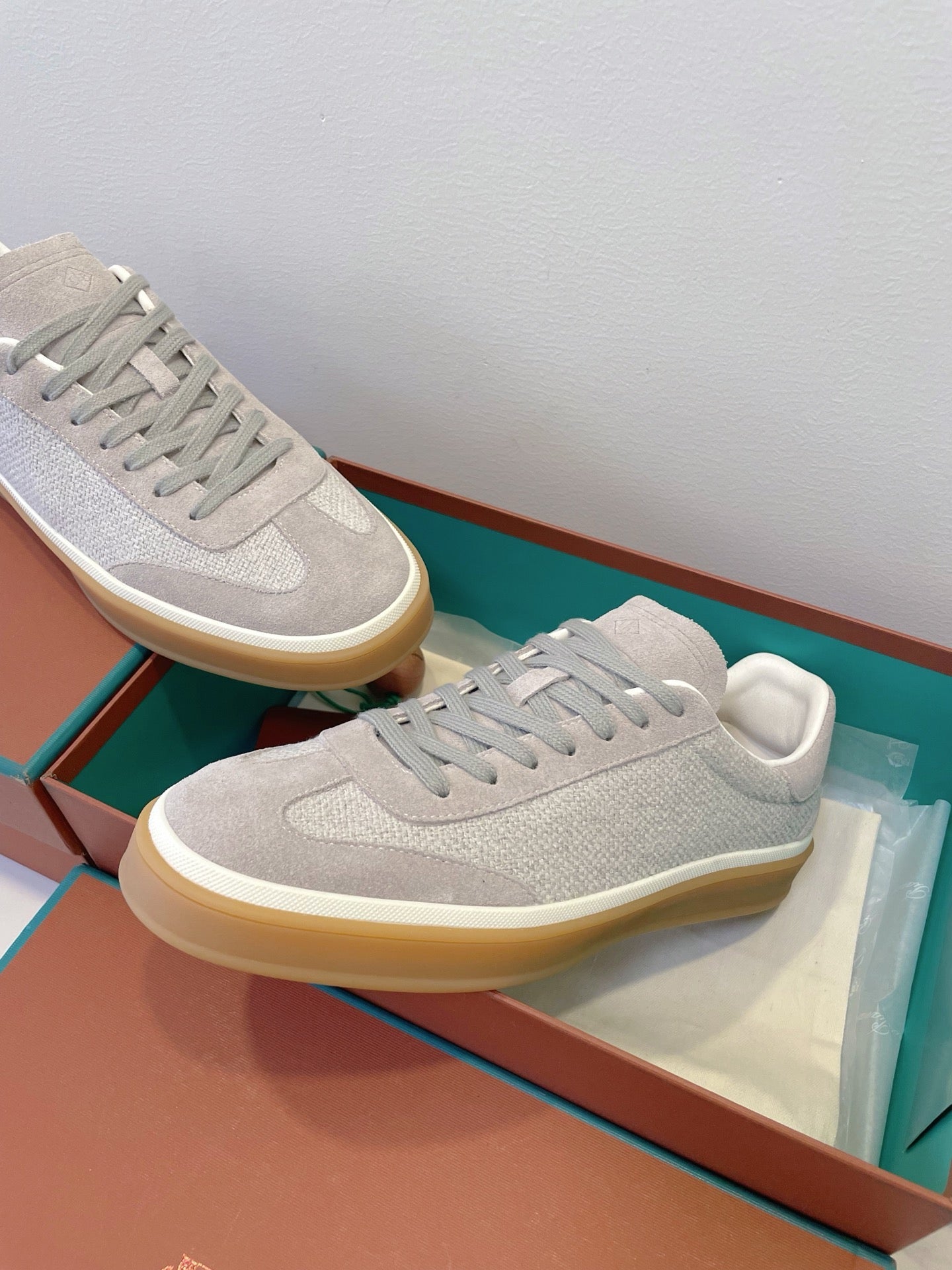 SNEAKERS IN METAL GREY SUEDE WITH CANVAS