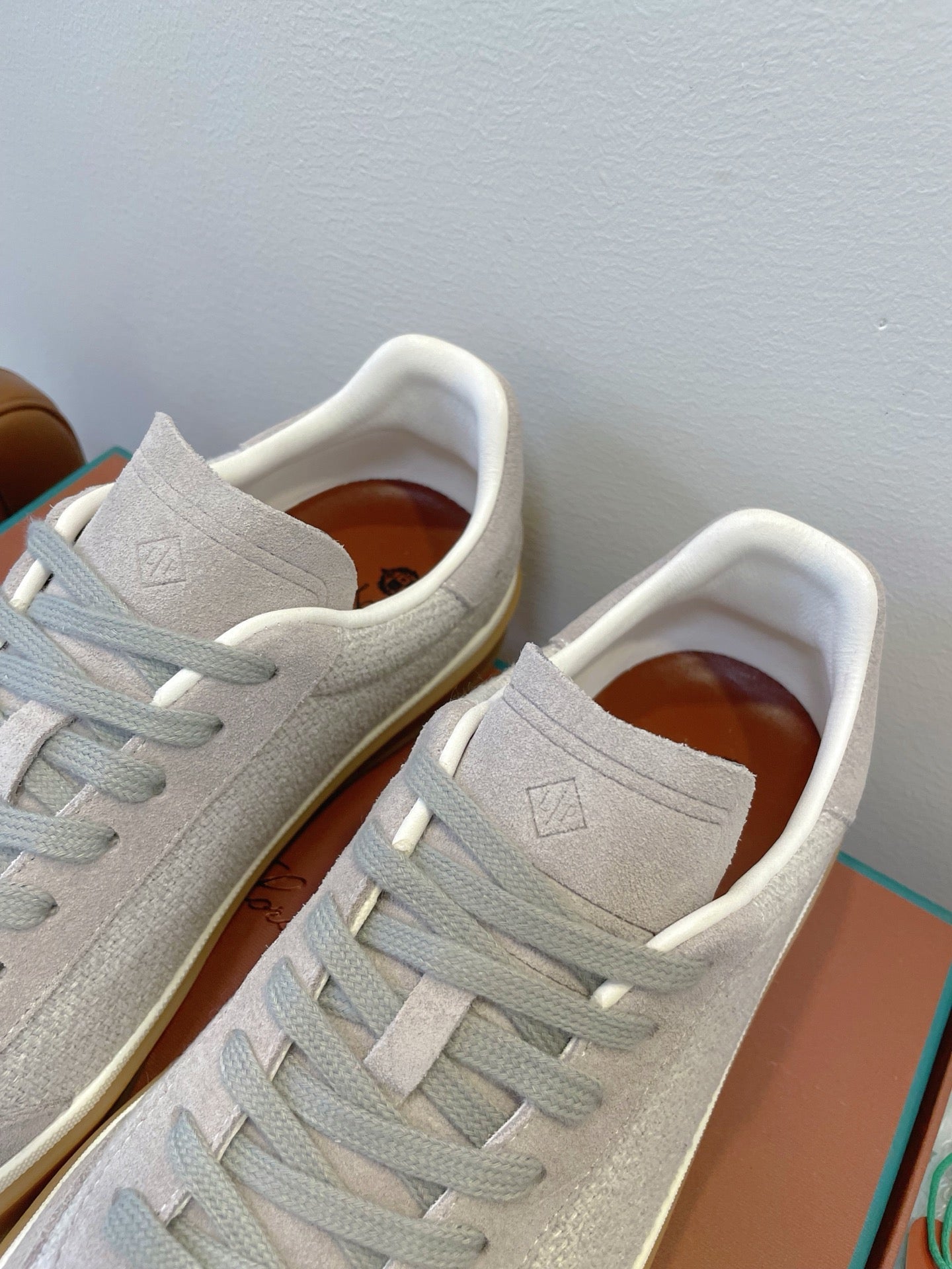 SNEAKERS IN METAL GREY SUEDE WITH CANVAS