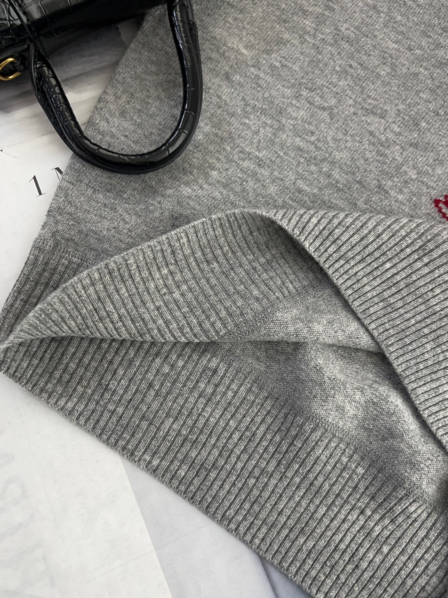 PRADA SHORT-SLEEVE KNIT TOP STYLE 79