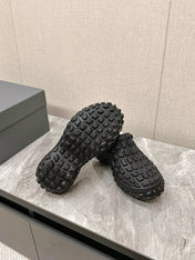 BOUNCER CLOG IN BLACK RUBBER