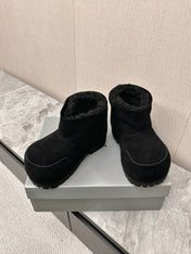 ALASKA BOOTIE IN BLACK SUEDE AND WOOL LINING