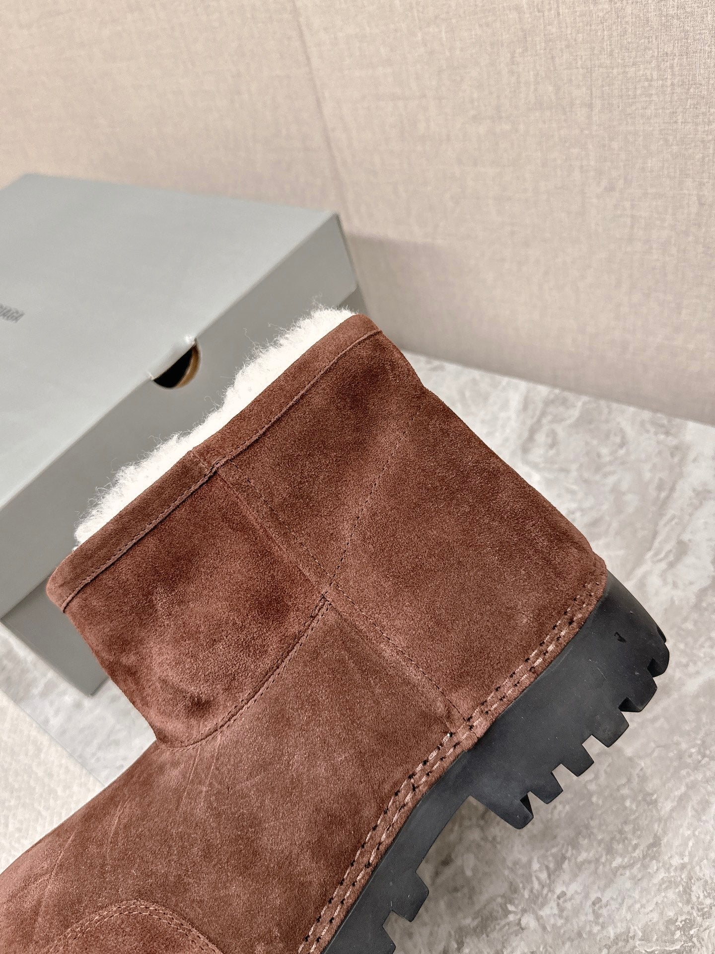 ALASKA BOOTIE IN CHOCOLATE SUEDE AND WOOL LINING