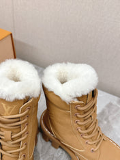 MARTIN ANKLE BOOTS IN PEANUT BROWN SUEDE AND WHITE SHEARLING LINING