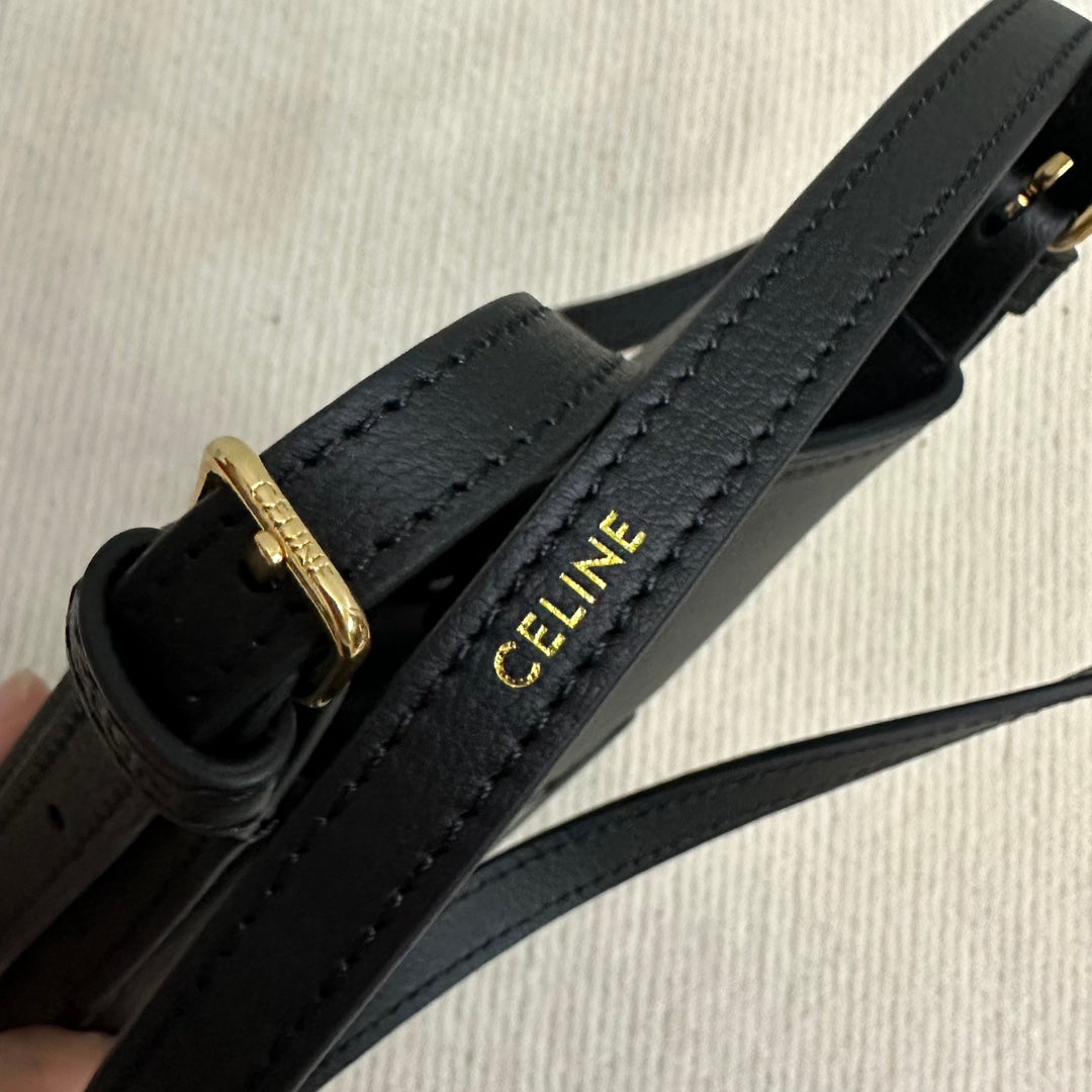 PHONE POUCH HELOISE 19 IN BLACK SUPPLE CALFSKIN