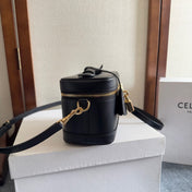VANITY 18 IN BLACK SMOOTH CALFSKIN GOLD HARDWARE