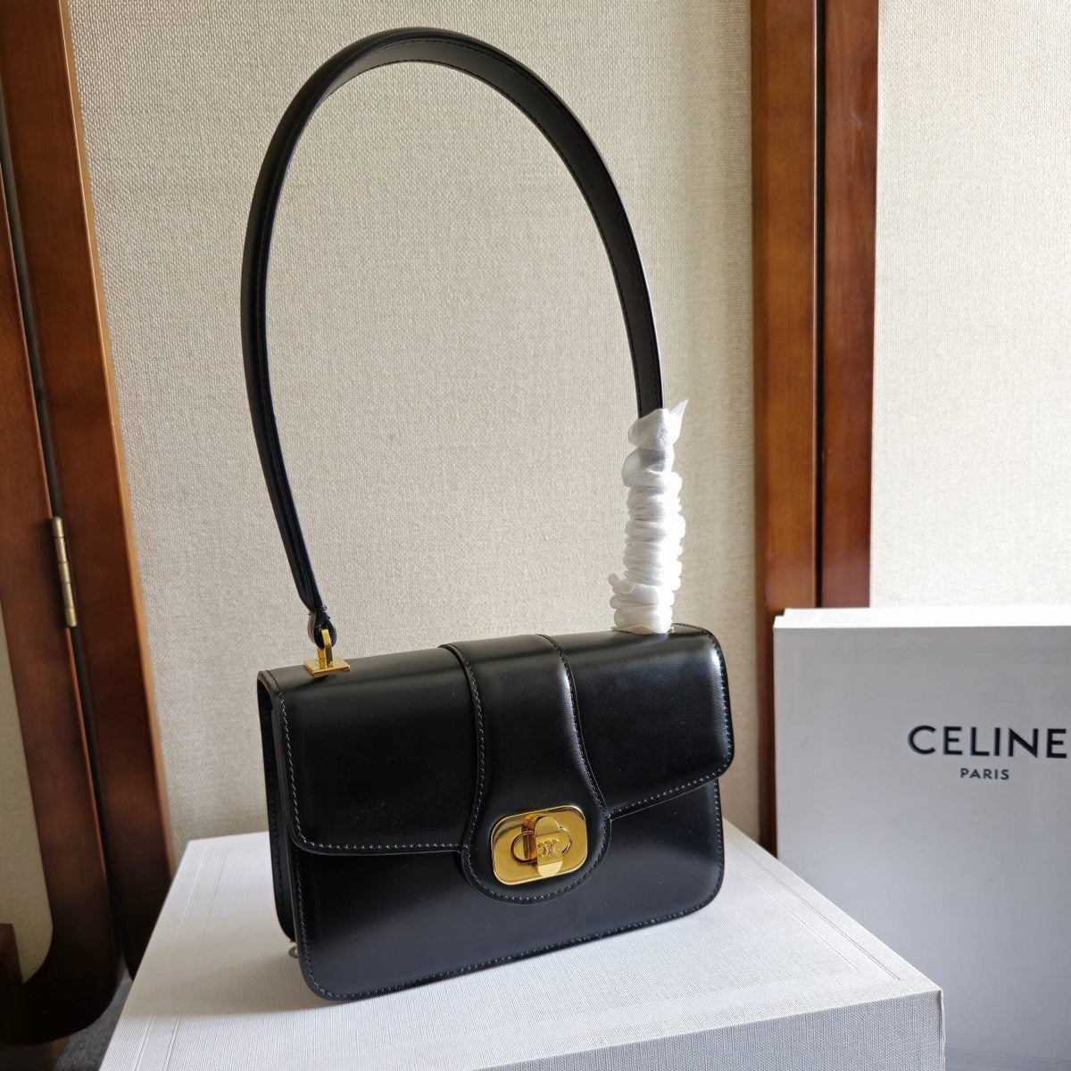 JOSEPHINE BAG 18.5 IN BLACK PATENT CALFSKIN